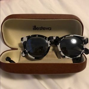 Illesteva Leonard Blk and White Sunglasses 🕶